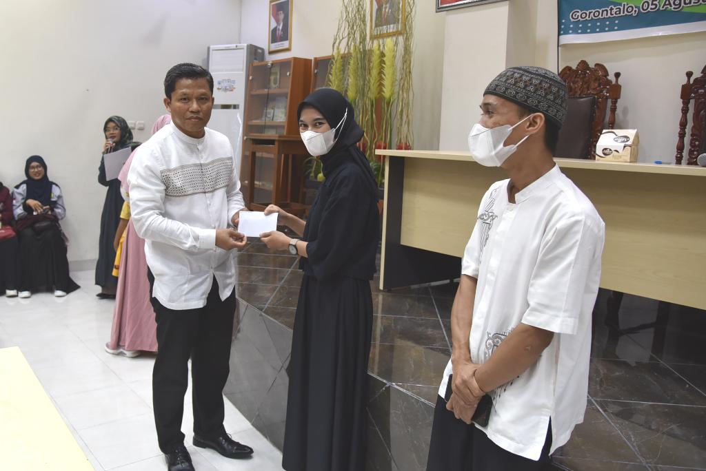 Jurnal Terpublikasi SINTA, Dua Mahasiswa FIP Diberi Reward