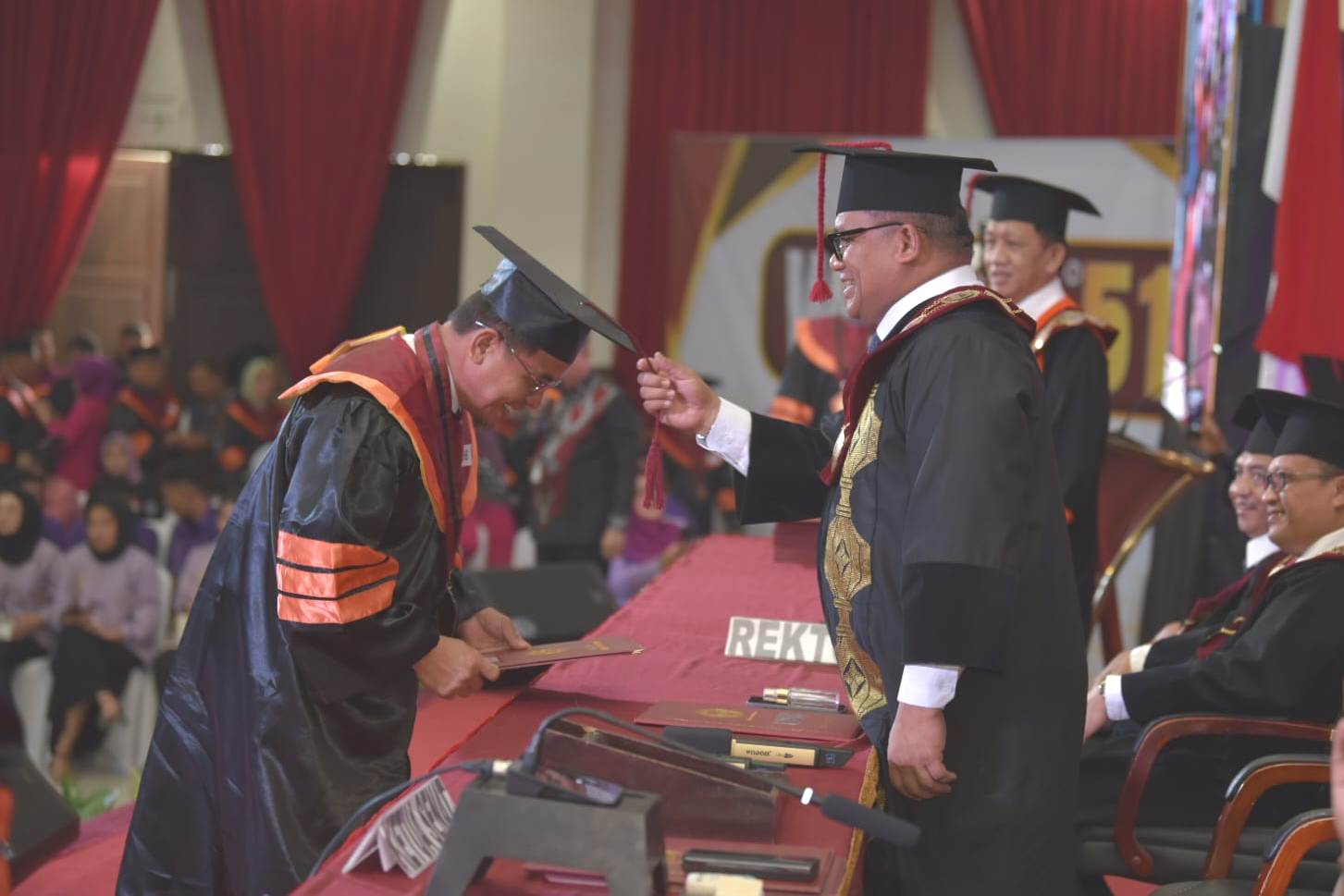 Prosesi Wisuda UNG Ke-51 Mengukuhkan 701 Wisudawan Terbaik