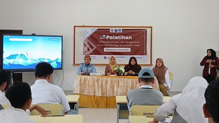 Ciptakan Generasi Kritis, Mahasiswa Bekali Siswa Teknik Bedah Kritik dan Esai