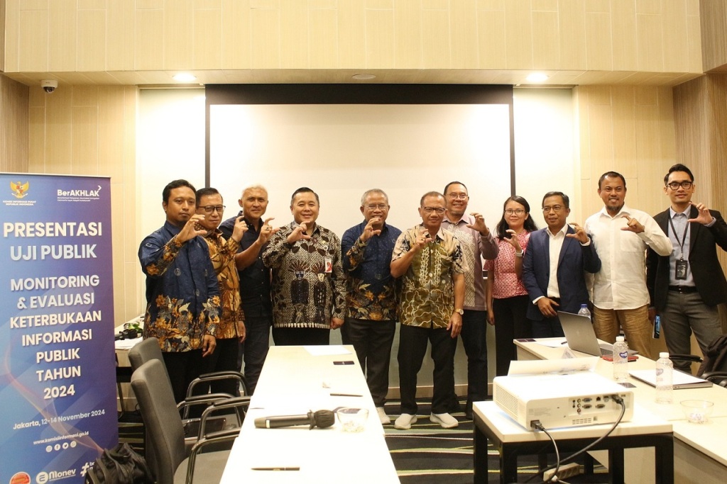Warek Bidang Perencanaan, Kerjasama dan Sistem Informasi Paparkan Kebijakan dan Strategi Layanan Informasi Publik UNG