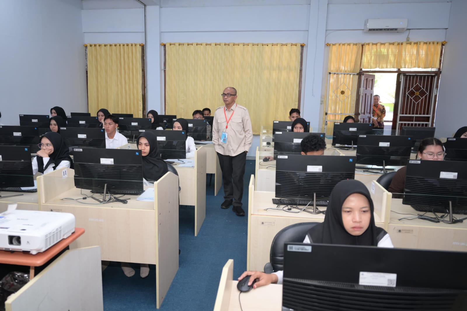 Perebutan Kursi PTN Dimulai, 5.504 Peserta Ikuti Tahap UTBK-SNBT 2026 di UNG
