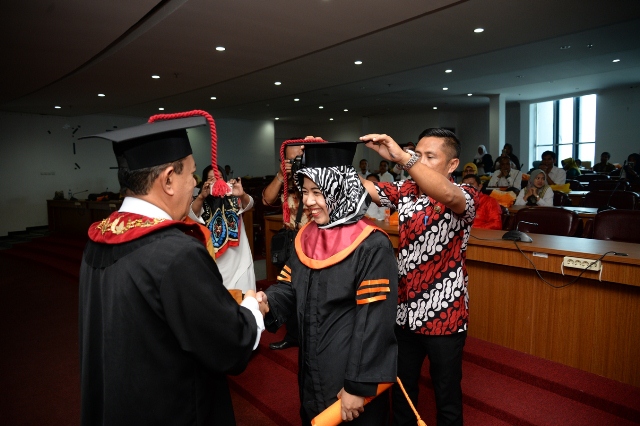 Program Doktor Ilmu Administrasi Lahirkan Lulusan Pertama