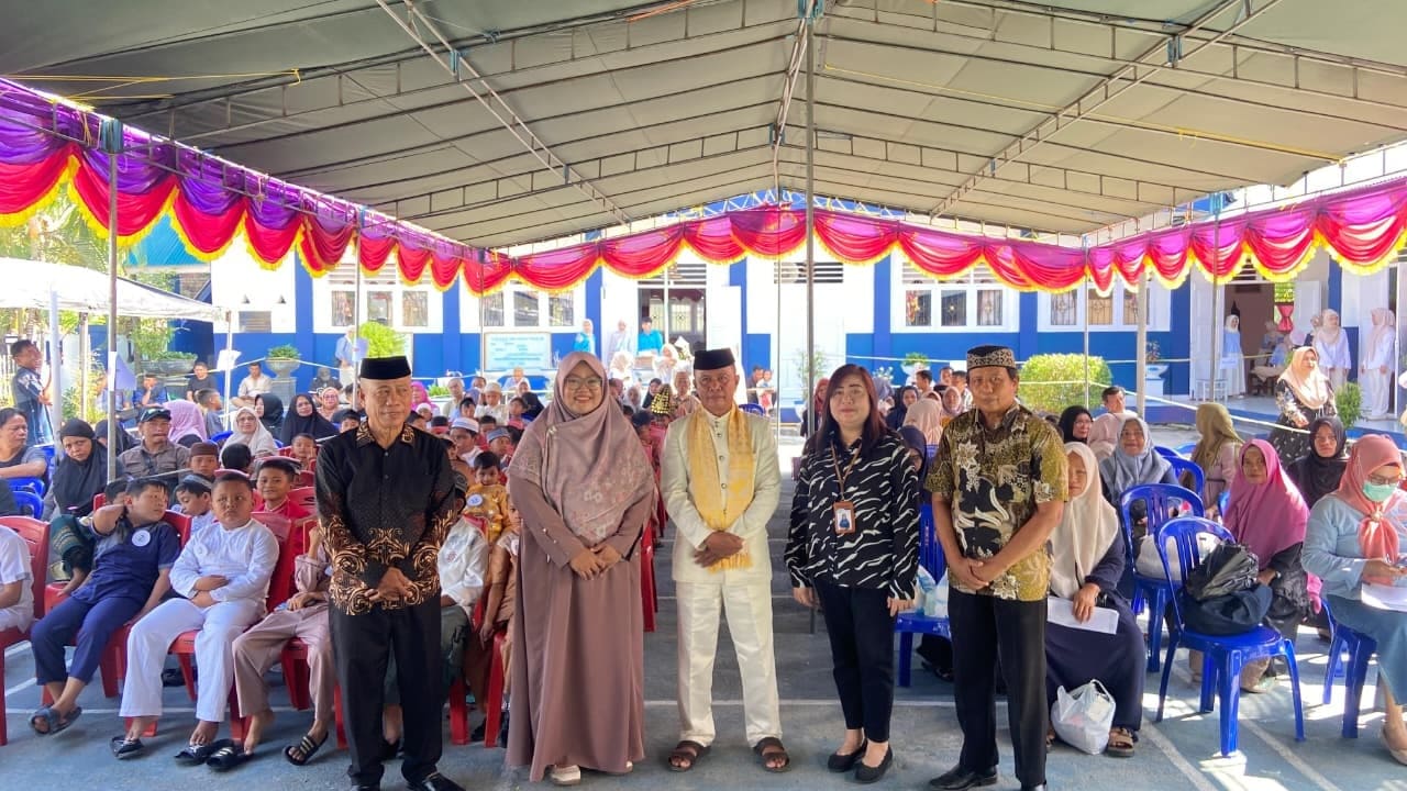 Aksi Nyata di Desa Dulohupa, Mahasiswa FOK UNG Hadirkan Layanan Khitanan dan Cek Kesehatan Gratis bagi Warga