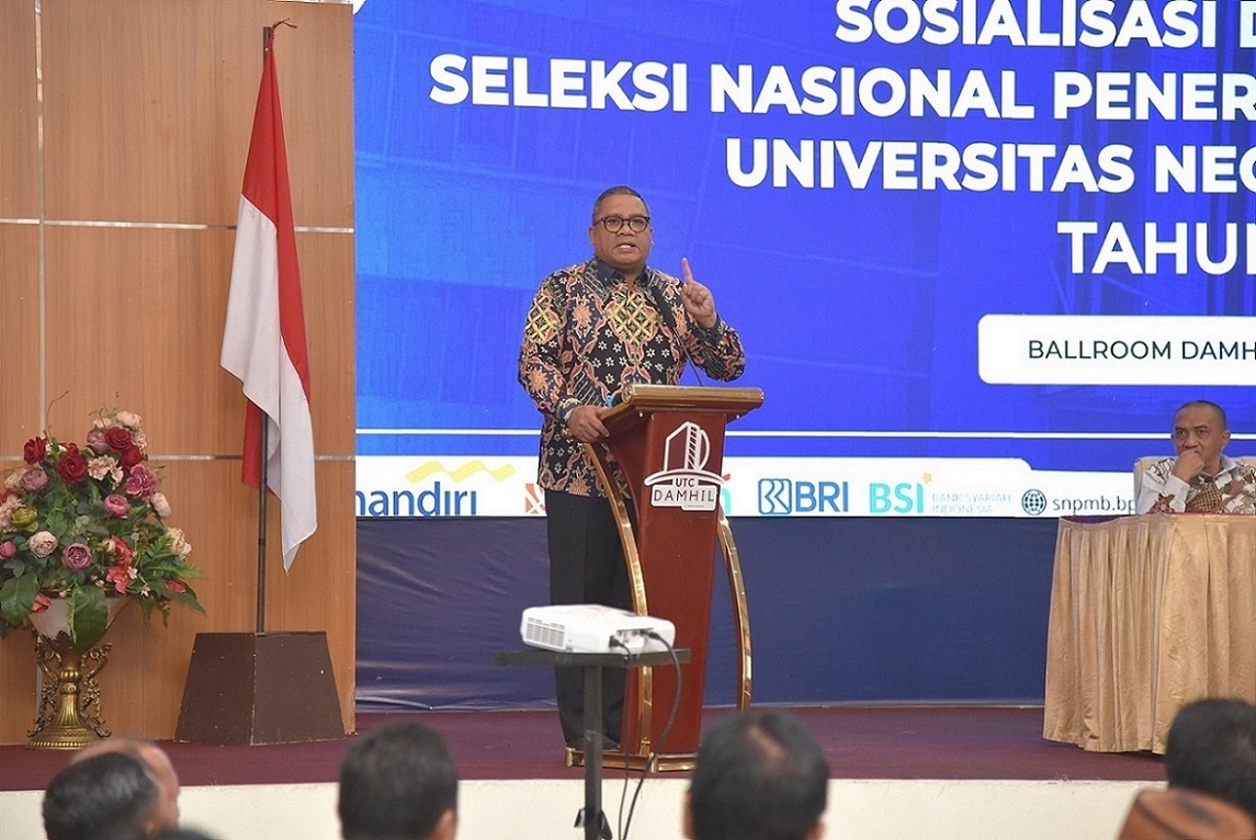 Ketua Umum Tim Penanggung Jawab SNPMB Berikan Penguatan Informasi Penerimaan Mahasiswa Baru 2025