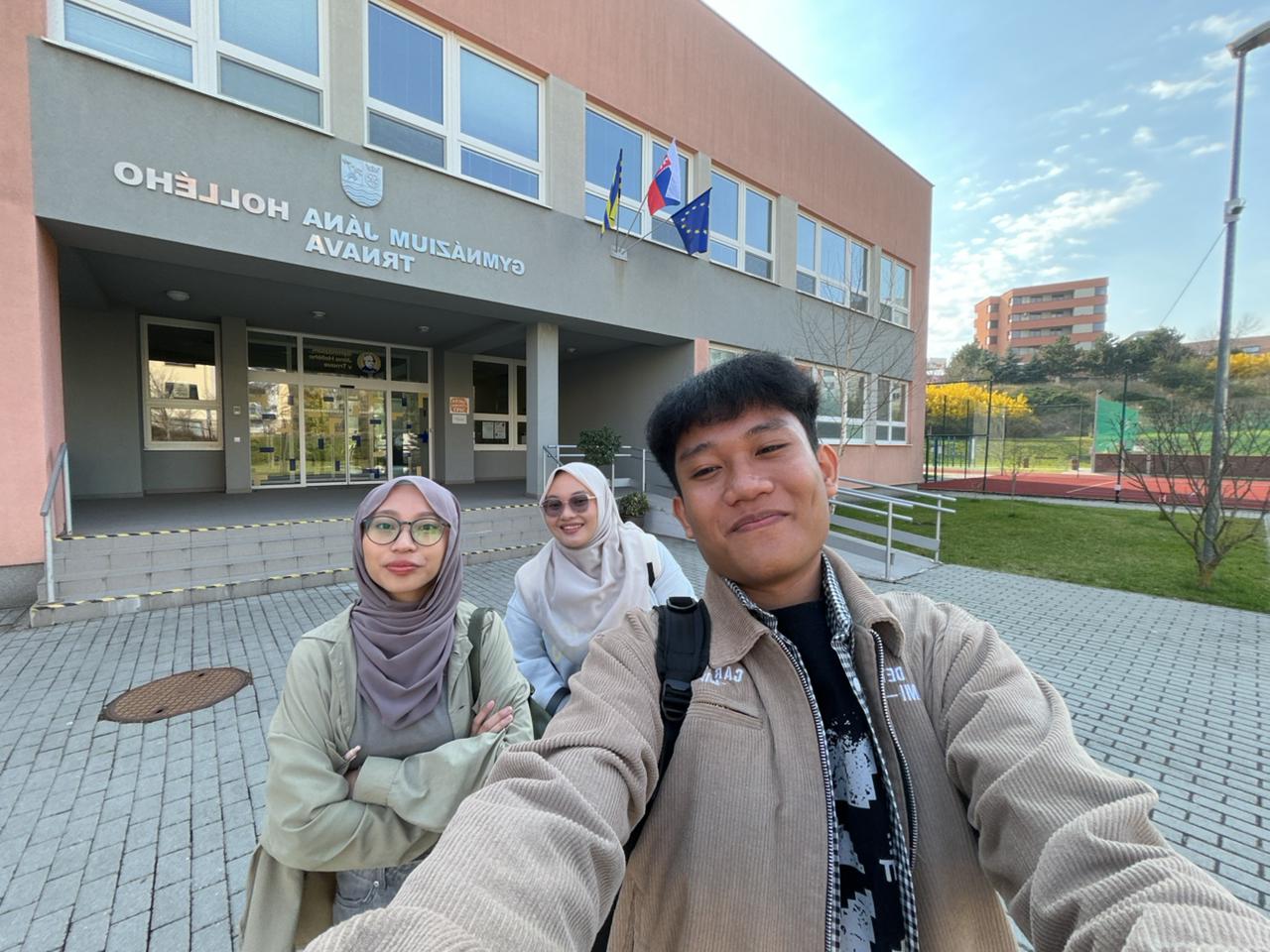 Jejak Mahasiswa FIP UNG di Slovakia, Belajar Praktik Pendidikan hingga Pertukaran Budaya Lewat Erasmus+