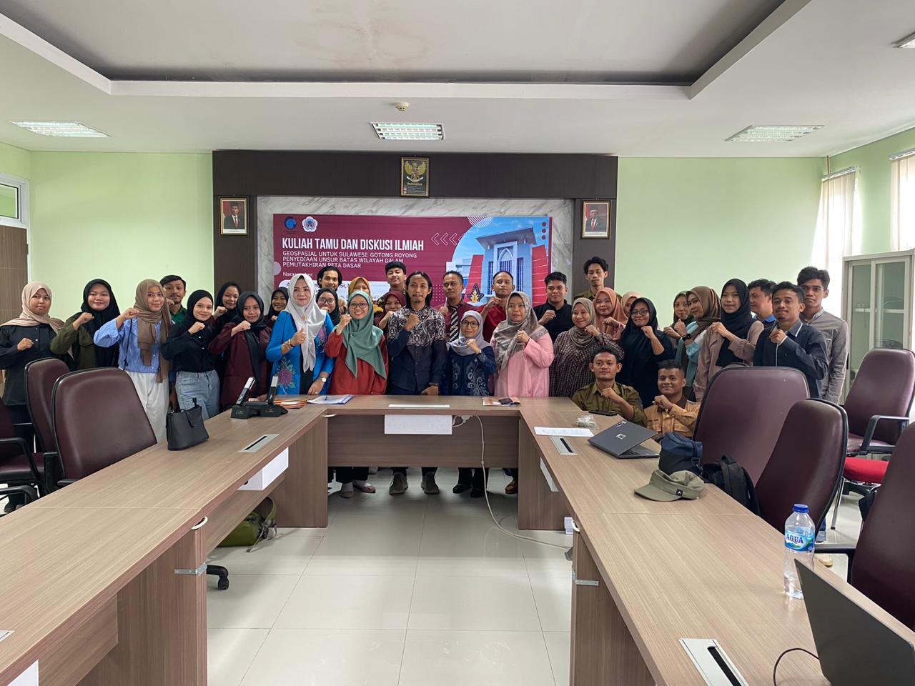 Jurusan Ilmu dan Teknologi Kebumian Gelar Kuliah Tamu dan Diskusi Ilmiah Bersama BIG