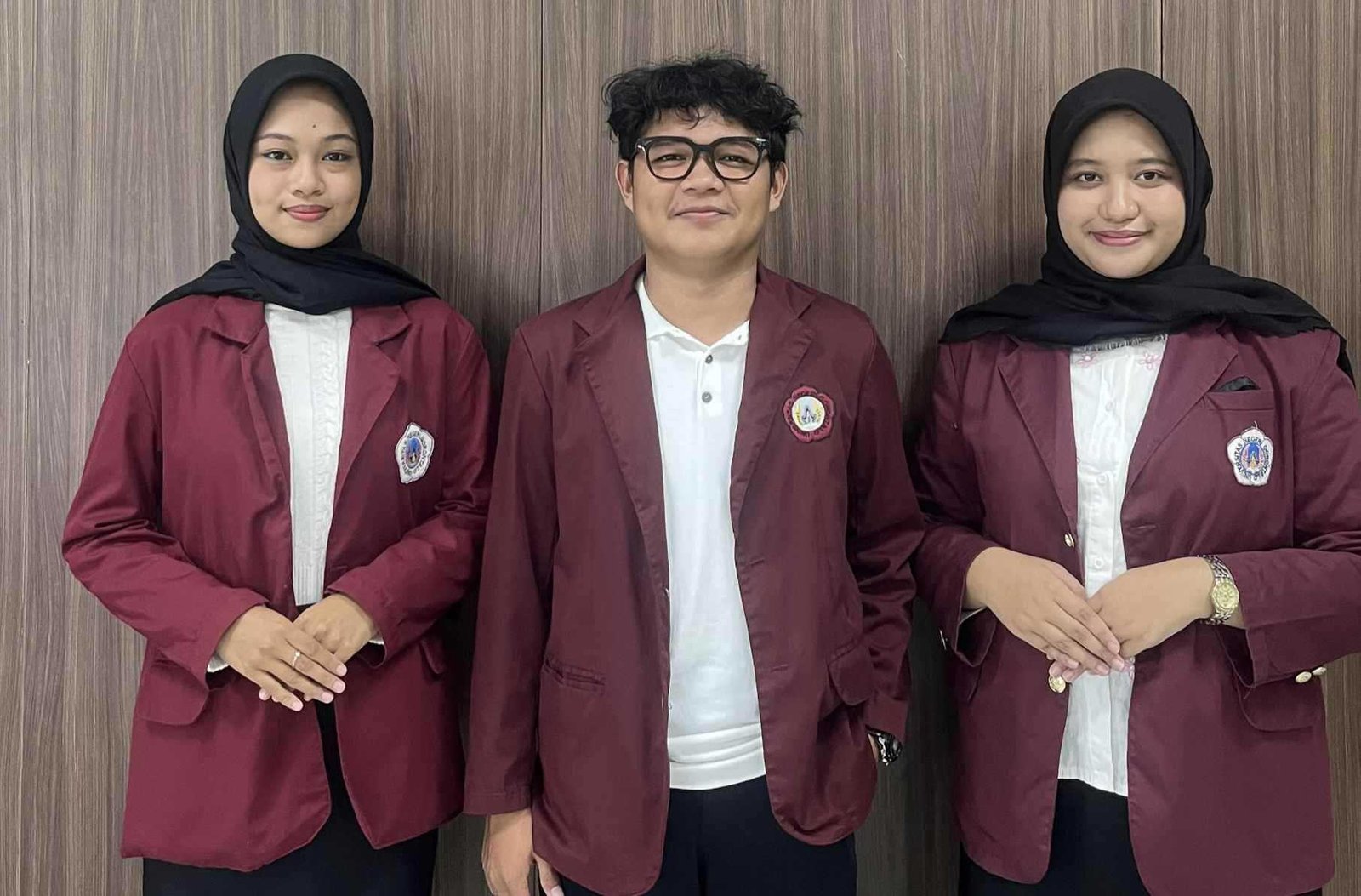 Tim Pusaka Merah Maroon UNG Masuk 12 Besar Makassar Youth Debate Championship 2025