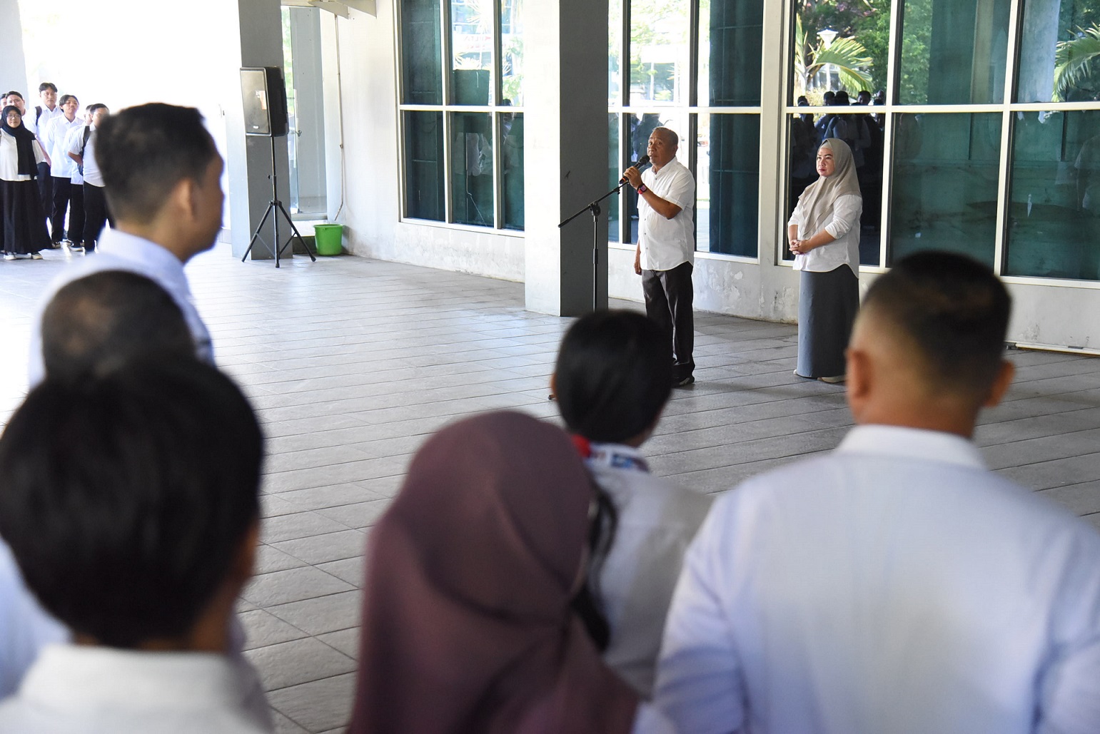 Gelar Apel Kerja, UNG Perkuat Komitmen Disiplin dan Kinerja Tenaga Kependidikan