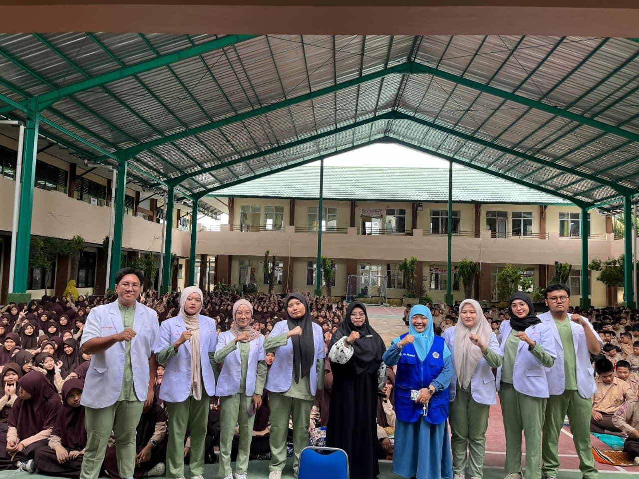 Gelar Pengabdian Di Sekolah, Mahasiswa Profesi Dokter Berikan Edukasi Mitigasi Gempa dan Pertolongan Pertama