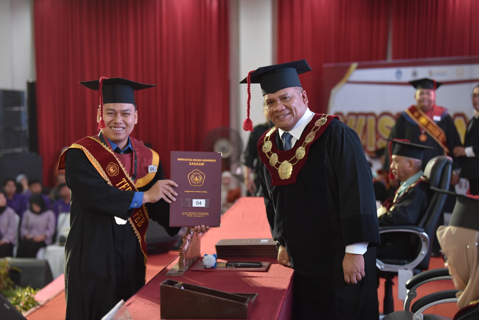 Ratusan Lulusan Dikukuhkan pada Wisuda ke-61 UNG, Siap Menjadi Agen Perubahan untuk Bangsa
