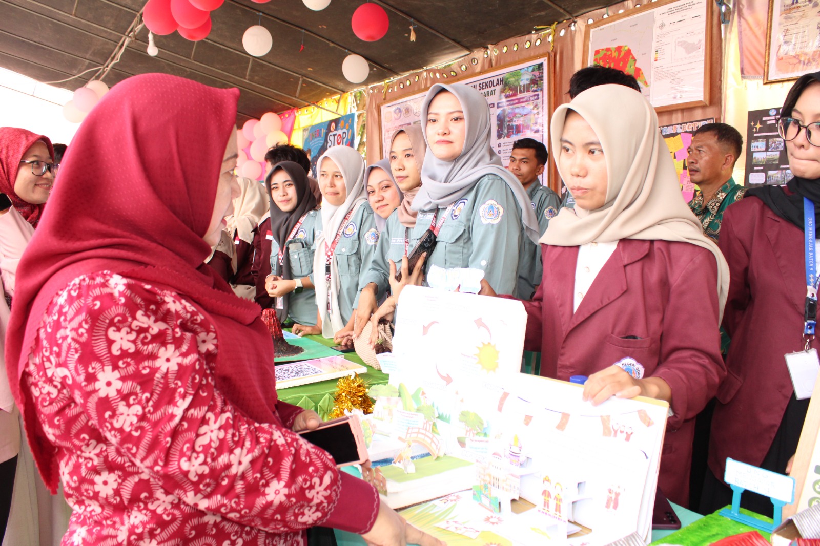 Inovasi Mahasiswa untuk Sekolah Dipamerkan, UNG Mengajar Batch 9 Tunjukkan Kontribusi Nyata bagi Pendidikan di Kabupaten Gorontalo