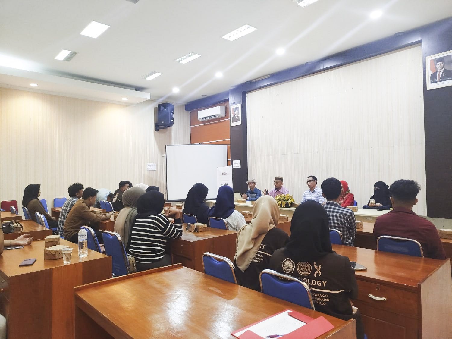 Sosialisasikan Layanan UPA Bahasa, FOK Dorong Mahasiswa Siapkan Persyaratan Akademik Sejak Dini