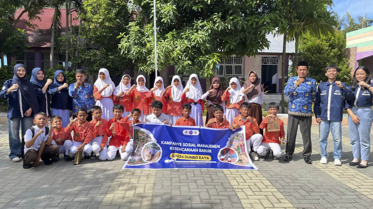 Mahasiswa FOK UNG Beri Edukasi Siswa SDN 54 Dumbo Raya, Tanamkan Budaya Siaga Banjir Sejak Dini