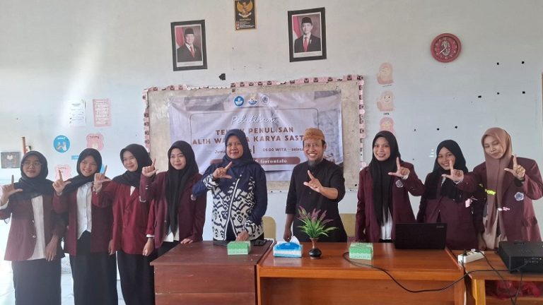 Mahasiswa Bahasa dan Sastra Indonesia Gelar Pengabdian Masyarakat, Tingkatkan Kreativitas Menulis Siswa melalui Teknik Alih Wahana