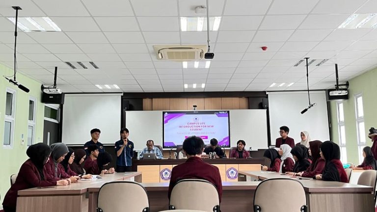 Bermain Peran dan Speaking, Jadi Cara Kreatif Mahasiswa Bahasa Inggris Membangun Kepercayaan Diri
