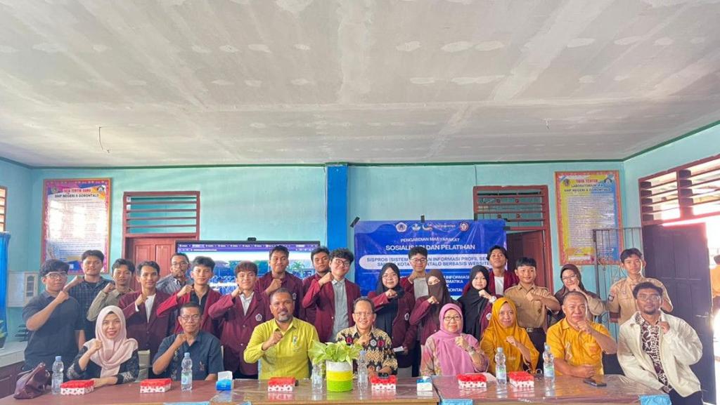 Mahasiswa Fakultas Teknik Hadirkan Teknologi yang Membuat Sekolah Lebih Cepat, Aman, dan Terhubung