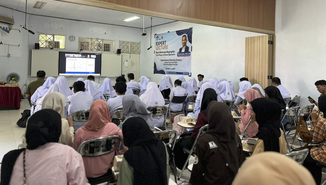 Expert Lecture Keperawatan Kupas ECG dari Teori hingga Praktik Klinis