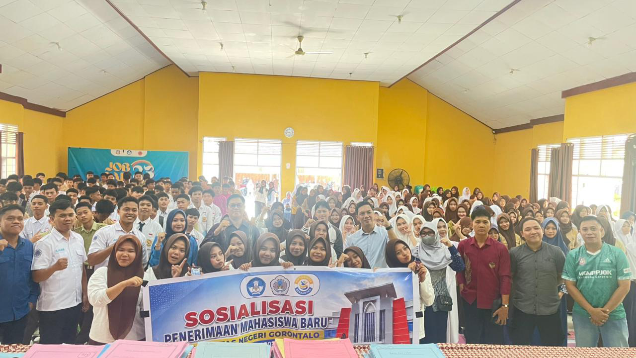 Jurusan Pendidikan Jasmani FOK UNG Kenalkan Peluang Studi kepada Siswa SMKN 1 Limboto