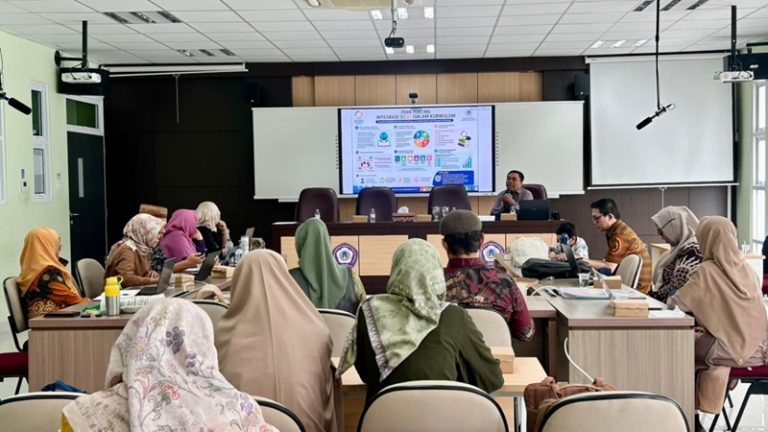 Jurusan Pendidikan Bahasa Inggris Gelar Workshop Evaluasi Kurikulum Berbasis OBE, Perkuat Kualitas Lulusan Sesuai Kebutuhan Dunia Kerja