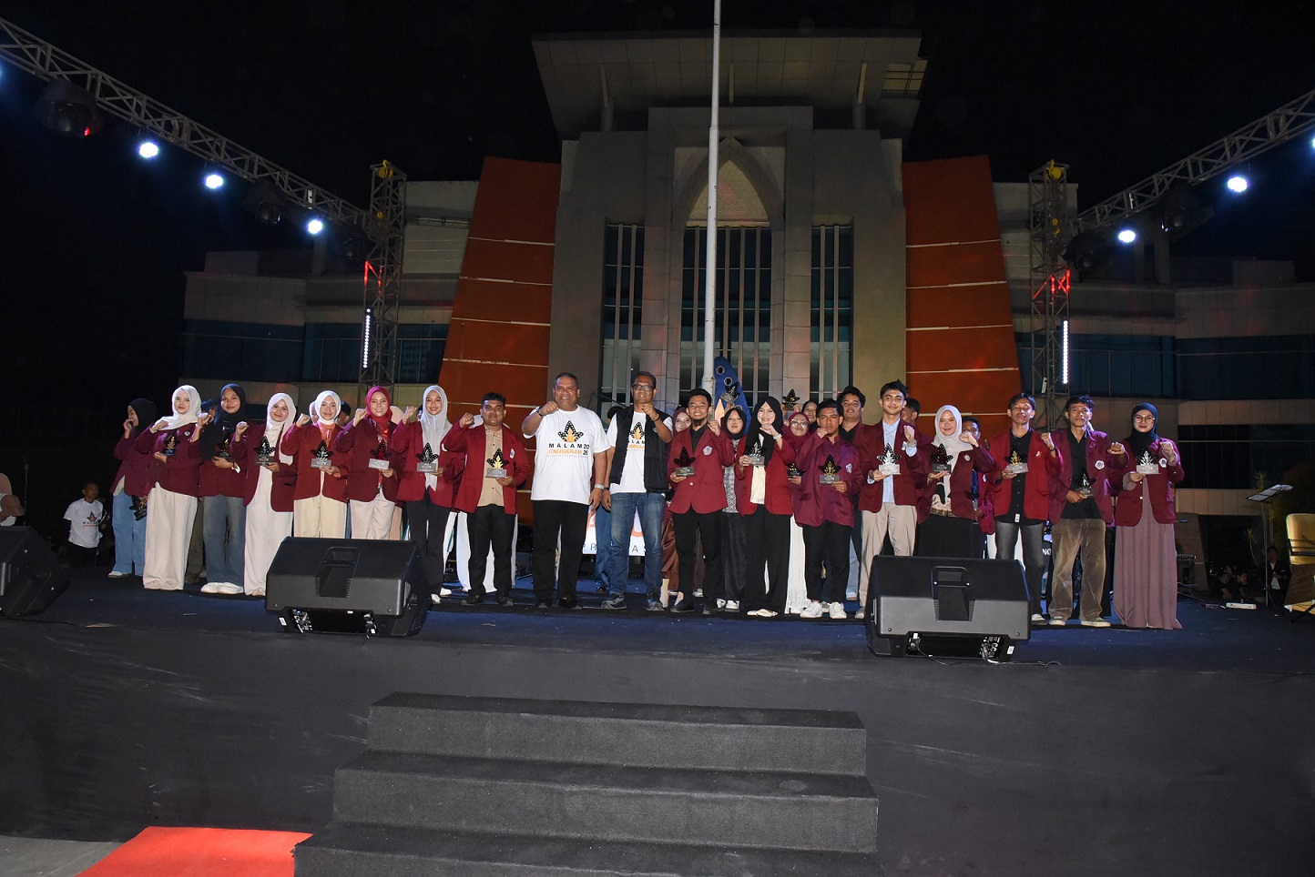 Malam Anugerah Prestasi Kemahasiswaan, UNG Apresiasi Kontribusi Mahasiswa dan Dosen
