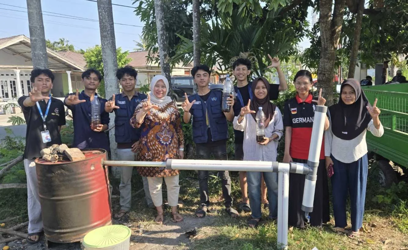 Mahasiswa KKN UNG Kenalkan Pirolisis, Ubah Sampah Plastik Jadi Peluang Edukasi Energi di Desa Luhu